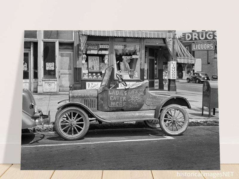 Vintage old car in Louisville, Kentucky . Photograph by Marion Post Wolcott.