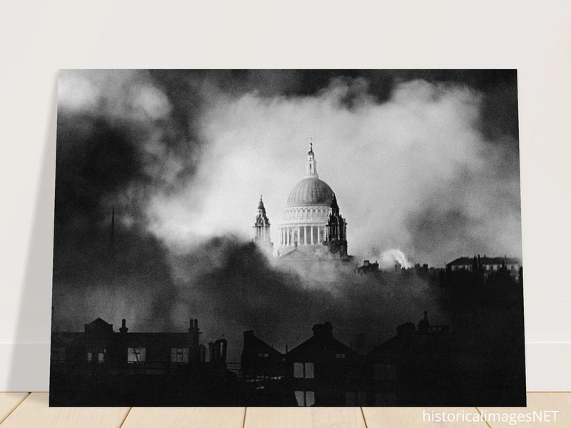 Second World War photograph. Saint Paul's Cathedral fire raid.