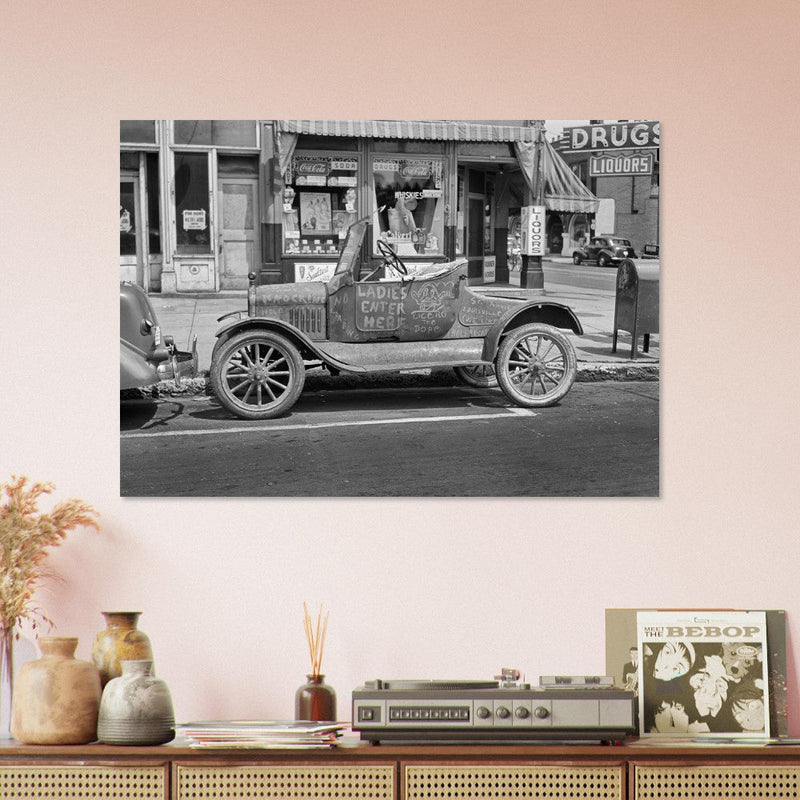 Vintage old car in Louisville, Kentucky . Photograph by Marion Post Wolcott.