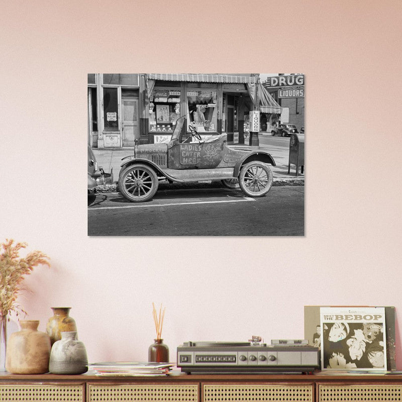 Vintage old car in Louisville, Kentucky . Photograph by Marion Post Wolcott.