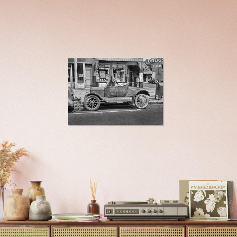 Vintage old car in Louisville, Kentucky . Photograph by Marion Post Wolcott.