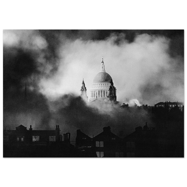 Second World War photograph. Saint Paul's Cathedral fire raid.