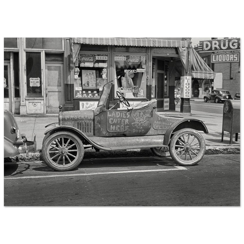 Vintage old car in Louisville, Kentucky . Photograph by Marion Post Wolcott.