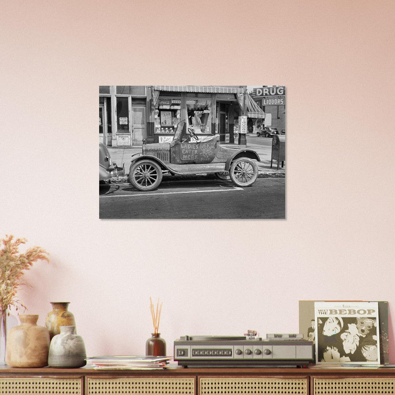 Vintage old car in Louisville, Kentucky . Photograph by Marion Post Wolcott.