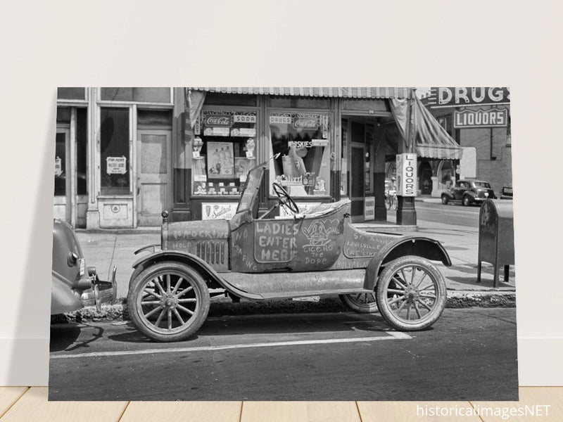 Vintage old car in Louisville, Kentucky . Photograph by Marion Post Wolcott.